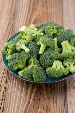 Sağlıklı Yeşil Organik Çiğ Brokoli Çiçekleri Pişirmeye Hazır