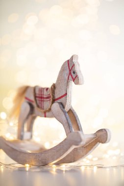 Dekoratif yıldızlı altın sarısı arka plan. Noel yıldızları. Noel deseni. Gri renkli arka plan. - Görüntü