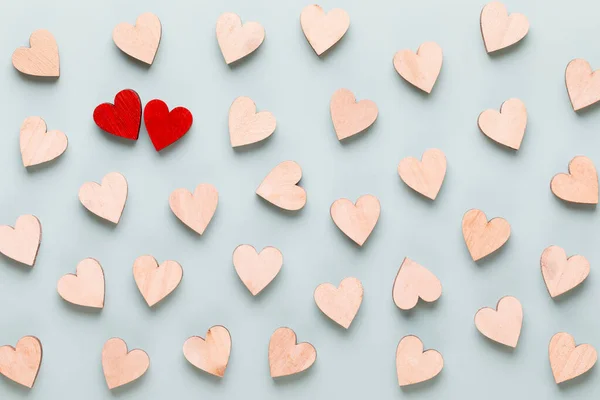 Día San Valentín Fondo Pastel Corazones Caramelo Sobre Fondo Azul —  Fotos de Stock