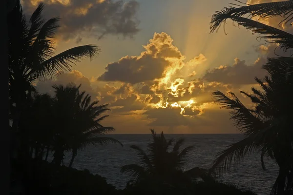 Antigua lever du soleil précoce — Photo