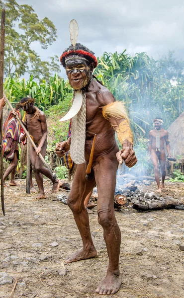 Yali mabel, dani kabile şefi