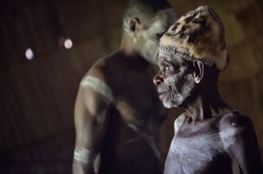 Asmat kabilesi erkeklerden