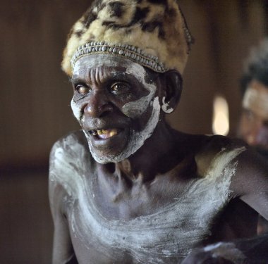 Asmat kabilesi adamdan