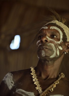 Asmat kabilesi adamdan