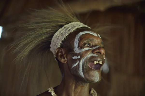 Hombre de la tribu de Asmat — Foto de Stock