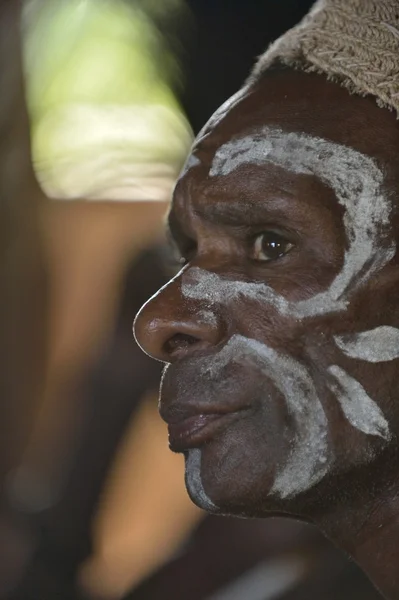 Man from the tribe of Asmat — Stock Photo, Image