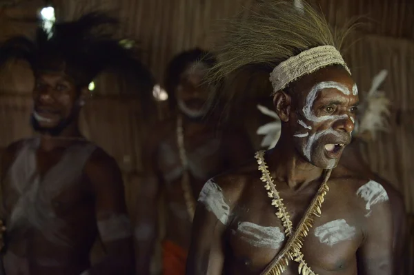 Люди из племени Асмата — стоковое фото