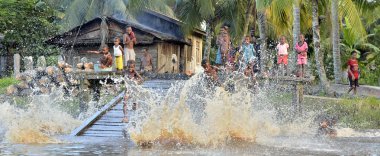 insanlar banyo ve yüzme Asmat kabilesi