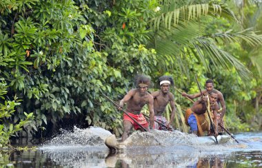 Kano Savaşı töreni Asmat insan