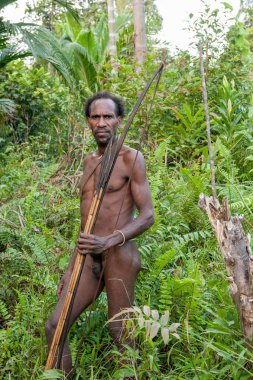 Korowai (Kolufo) kabilesinden Papua