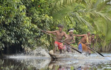 Kano Savaşı töreni Asmat insan