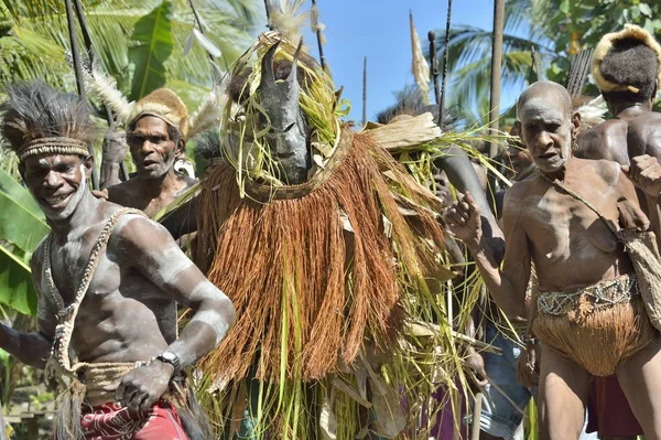 The Village follows the ancestors embodied in spirit mask — Stock Photo, Image