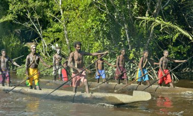 Kano Savaşı töreni Asmat insan