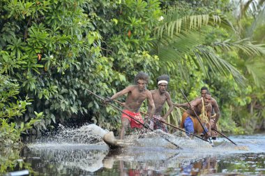 Kano Savaşı töreni Asmat insan