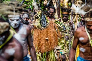 Ruh maske içinde somutlaşan Atalar Köyü izler 