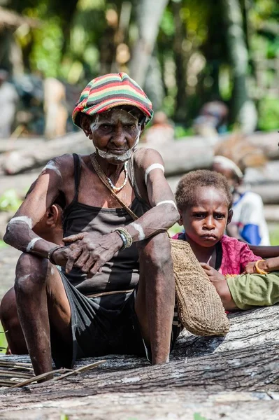 파푸아 여성의 Asmat 부족에서 — 스톡 사진