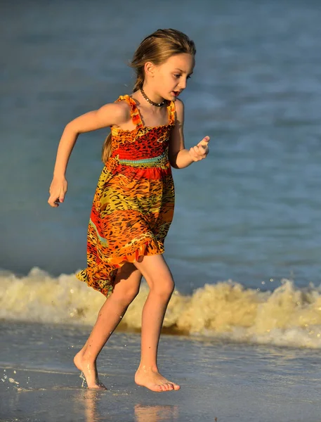 Cute Little Girl Running Beach Sunset Light Cuba — Stock Photo, Image