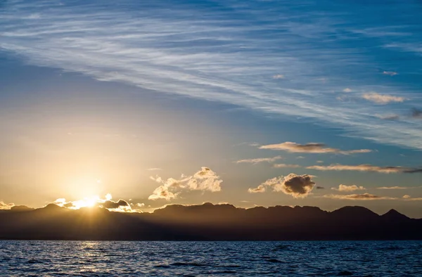 Crepuscolo Prima Dell Alba Nella Baia False Oceano Montagne Paesaggio — Foto Stock