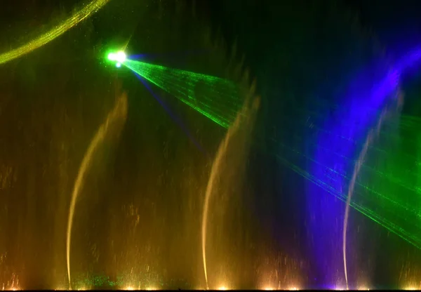 Fontes Água Coloridas Belo Laser Fontes Mostram Jato Água Decorativo — Fotografia de Stock
