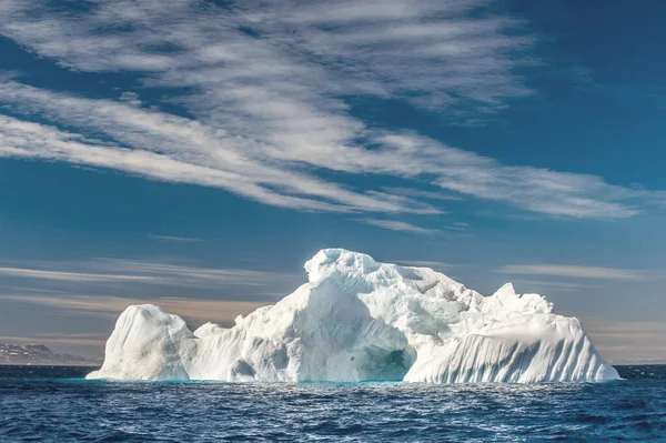 冰山在大海里 西格陵兰迪斯科湾 — 图库照片
