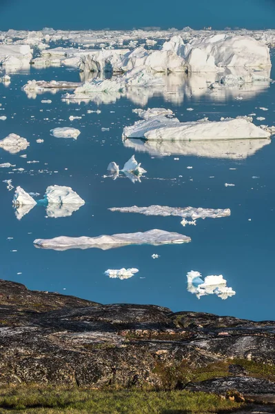 Icebergs Oceano Disko Bay Gronelândia Ocidental — Fotografia de Stock