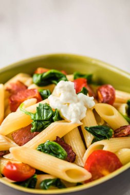 Domates ve pastırma Penne makarna