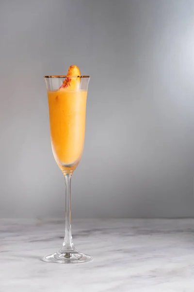 Παγωμένη ροδάκινο Bellini Mocktail — Φωτογραφία Αρχείου