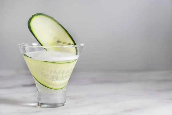 Огуречный лимонадный коктейль — стоковое фото