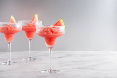 Karpuz, Margarita, kokteyl veya alkolsüz kokteyl.