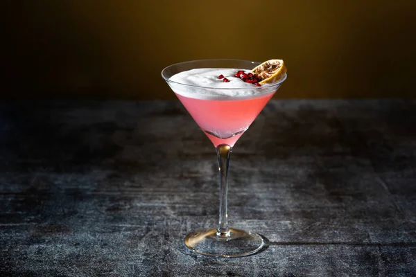 Granatäpple Martini Med Torr Citron — Stockfoto