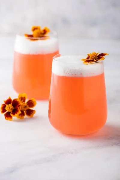 Grapefruit Mocktail Met Goudsbloem — Stockfoto