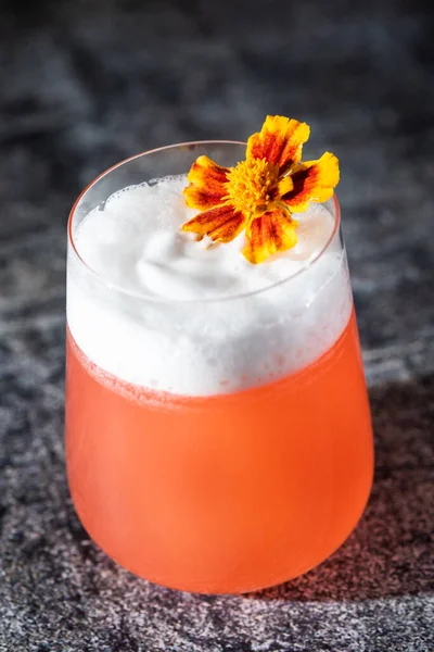 Grapefrukt Mocktail Med Ringblomma — Stockfoto