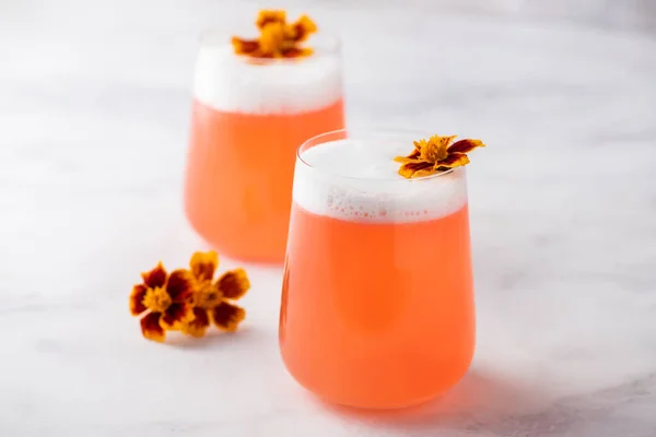 Grapefruit Mocktail Met Goudsbloem — Stockfoto