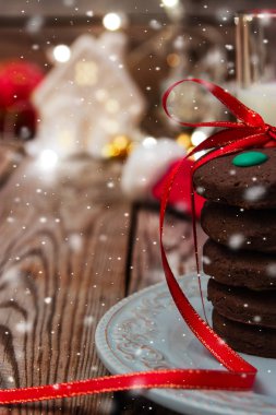 Noel kompozisyon: çerezleri ahşap arka plan üzerinde.