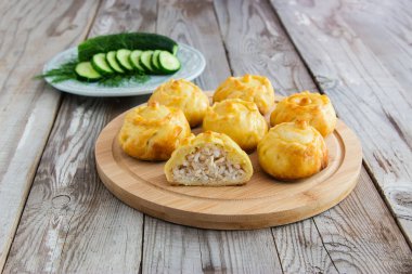 Rus geleneksel börek kurniki.