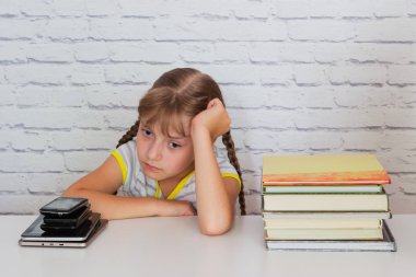 Çocuk choise: kitap ya da becerikli alet