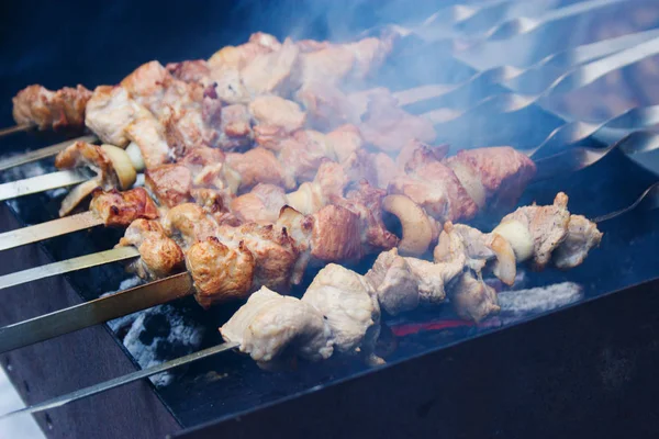 Mangal Şiş üzerinde