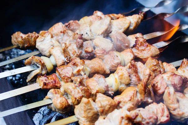 Mangal Şiş üzerinde