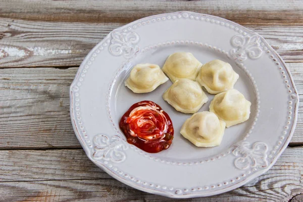 Russian pelmeni meat dumplings. — Stock Photo, Image