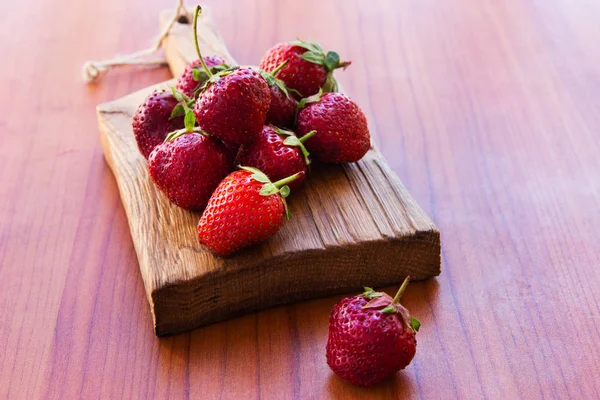 Rode smakelijk aardbei. — Stockfoto