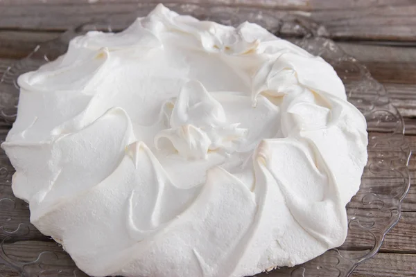 Blanco nieve hermosa tarta pavlova . — Foto de Stock