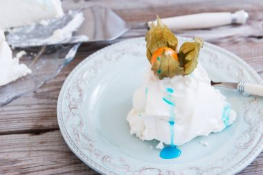 Pavlova kek bembeyaz anazing.