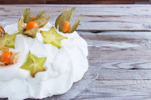 Gyönyörű hófehér pavlova torta. — Stock Fotó