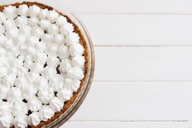 Jöle beze tart cam pan.