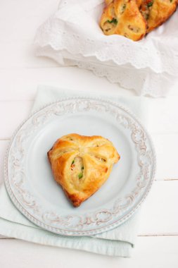 Tavuk geleneksel pot payları.