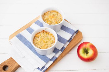 Pastel Balkabagi elma puding.