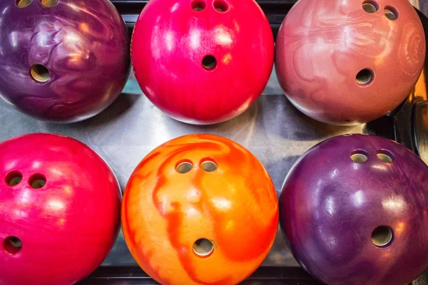 Variedade bolas de boliche coloridas . — Fotografia de Stock