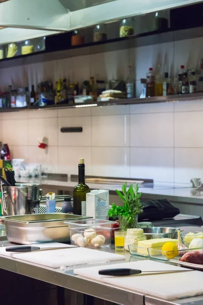 Workplace restaurant kitchen. — Stock Photo, Image