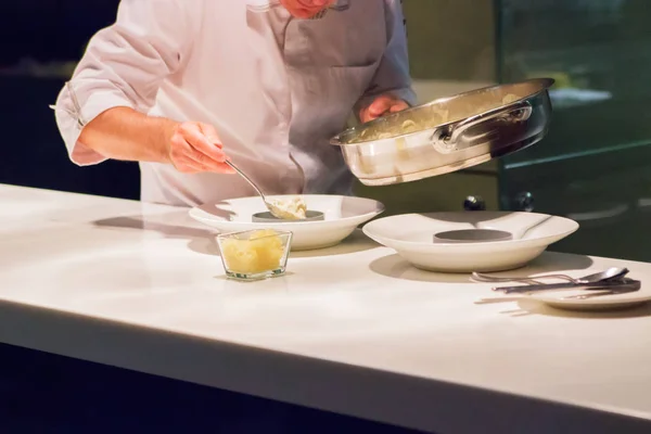 Restaurant kitchen cooking. — Stock Photo, Image