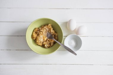 Buğday unu cam kase böreği.